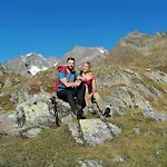 Seven Summits شقة